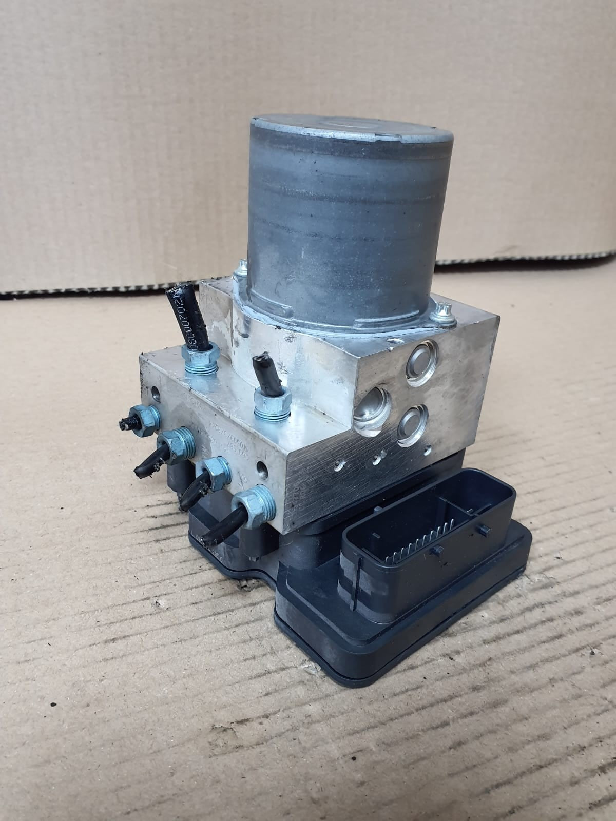 2011-2016 BMW F10 F11 5 Series 528i ABS Pump DSC Hydraulic Control Unit 6868329