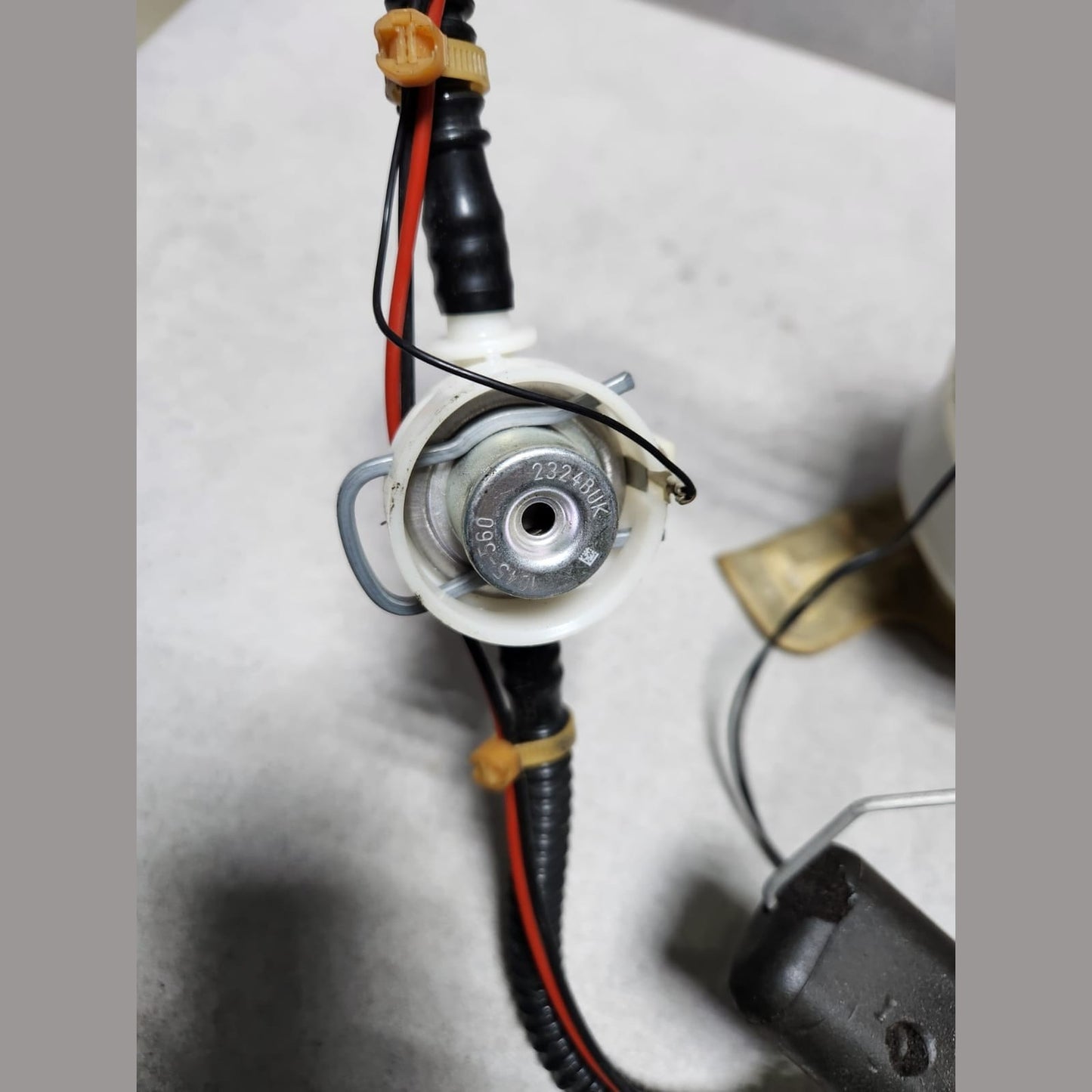 2013-2018 BMW 650i Fuel Pump 7308449 5-Series F07 F10 F11 and 6-Series F06 