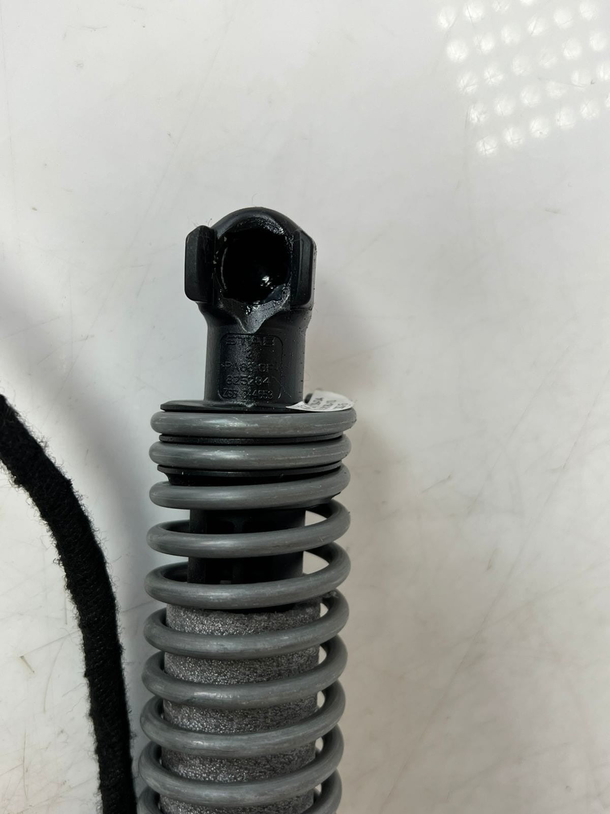 2016-2019 BMW 740i 7 Series G11 G12 Tailgate Strut 7357110 OEM