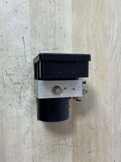BMW 1 3 series E81 E82 E87 E90 E91 E92 ABS DSC BRAKE PUMP CONTROLLER 6787837