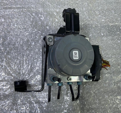 OEM BMW F20 F30 F32 ABS Anti-Lock Brake Pump Module 6871110 6871109