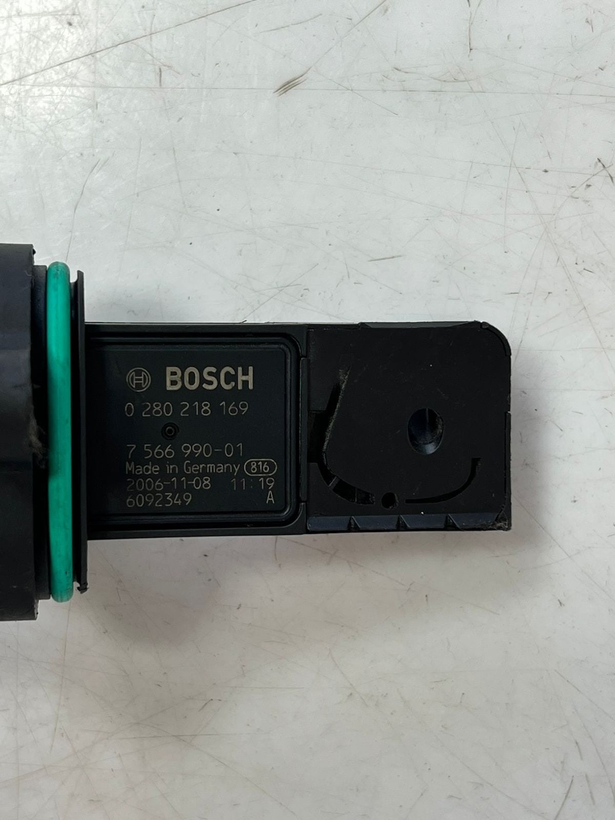 2010-2013 BMW 550i, 650i, 750i, and X6 4.4L Mass Air Flow Sensor 7566990 OEM