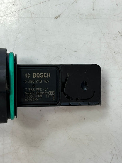 2010-2013 BMW 550i, 650i, 750i, and X6 4.4L Mass Air Flow Sensor 7566990 OEM