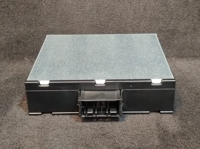 BMW X1 E84  E87 E88 E82 E90 E93 VOLTAGE CONVERTER CONTROL MODULE OEM -9253208