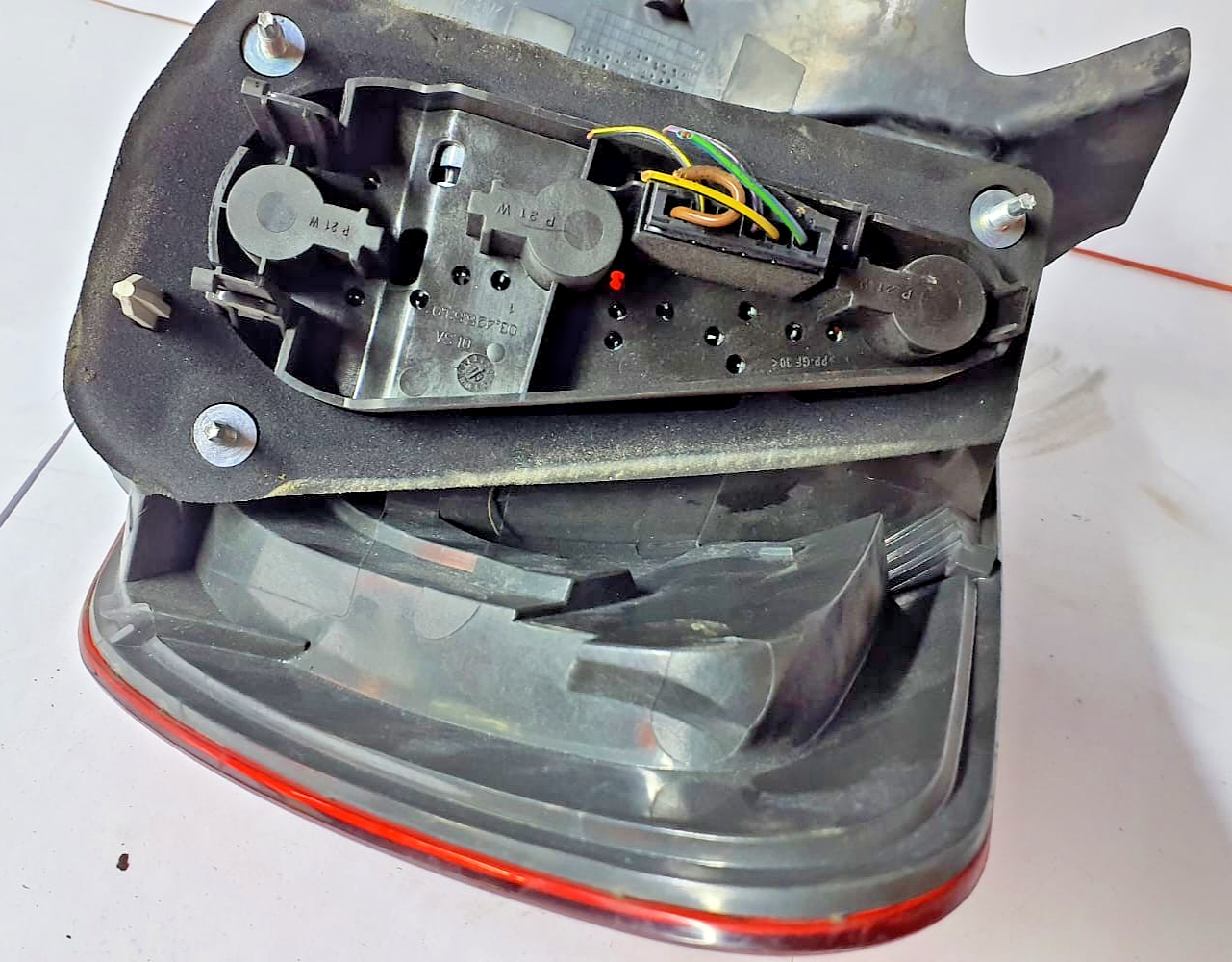 BMW X1 E84 LCI REAR OUTER LIGHT DRIVER Left OEM 2990109