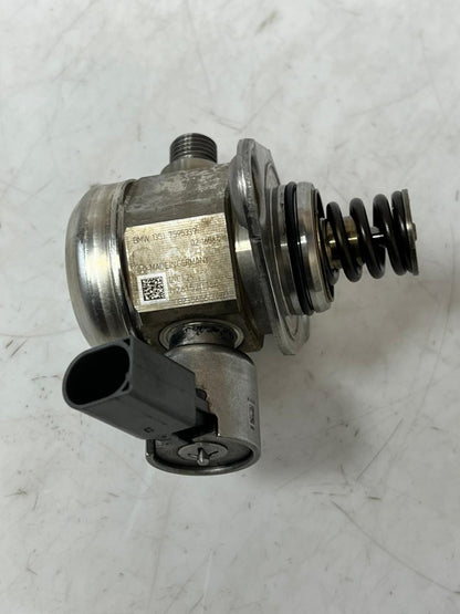 2014-18 BMW X5 550i 650i 750i 750Li X6 4.4L High Pressure Fuel Pump 7595339 OEM