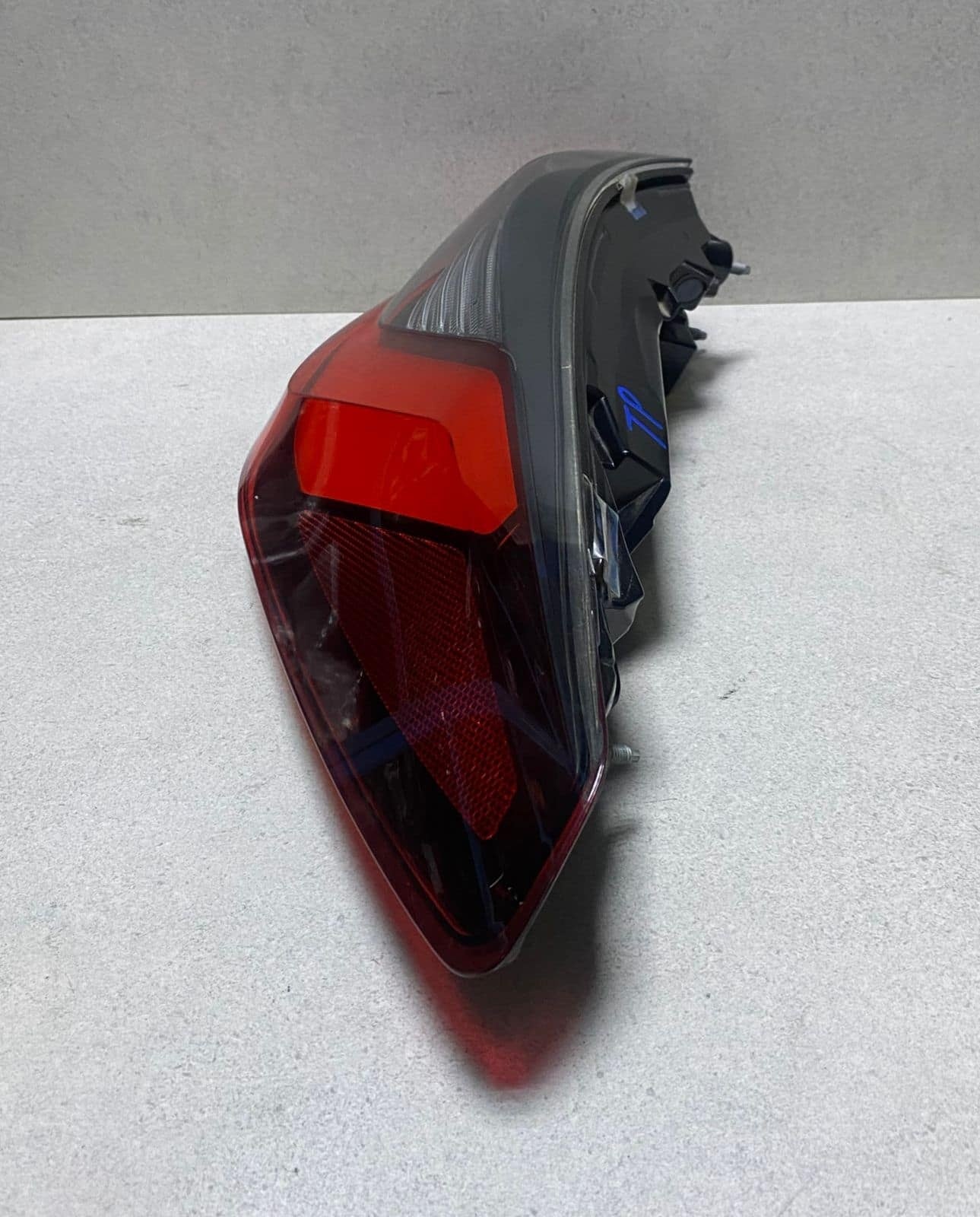 2020-2022 BMW M4 Rear Right Outer Taillight 7477606  G22 G82  430i 440i