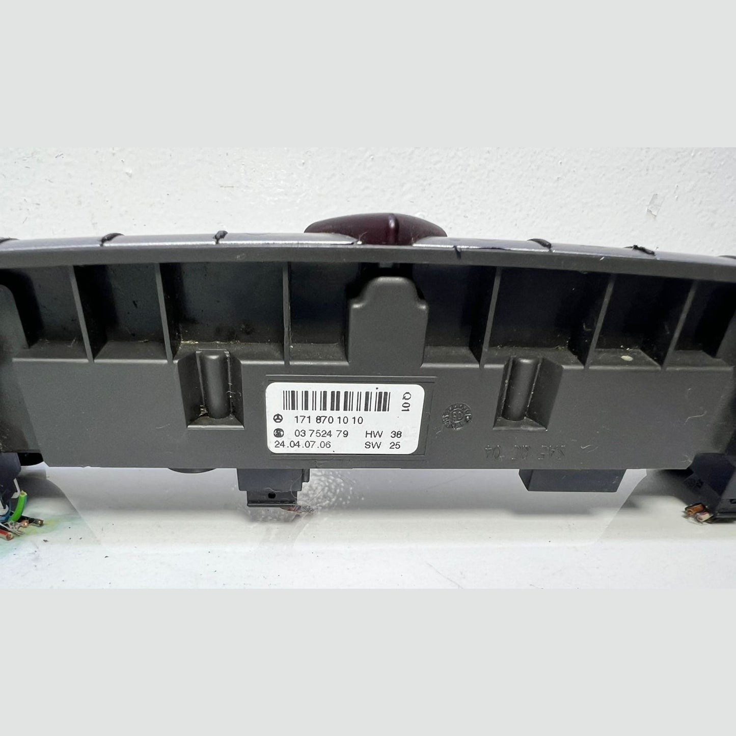06-08 Mercedes-Benz SLK280 Dash Hazard Light Door Lock Switch A1718701010 R171 