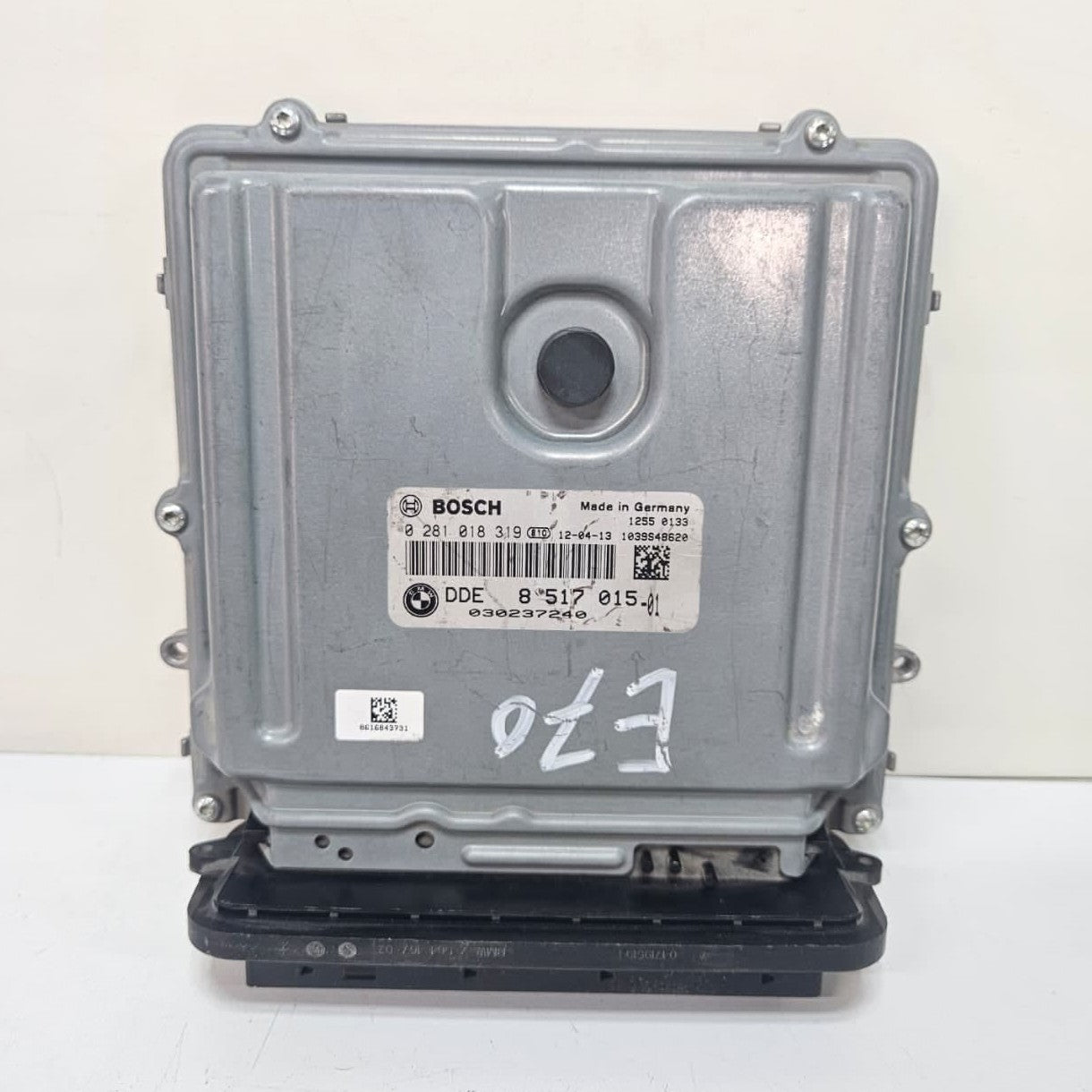 2007-2013 BMW X5 E70 X6 with N57 3.0D Diesel Engine Control Unit DDE 8517015