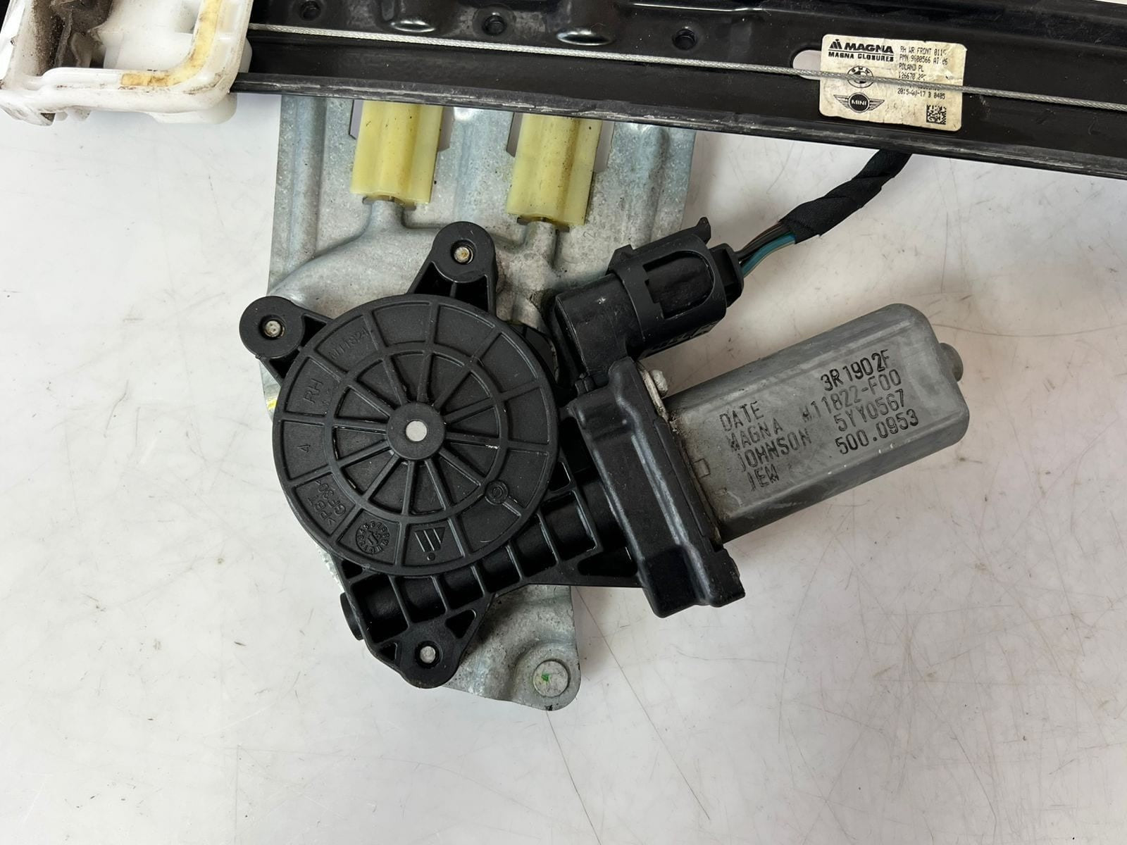 2011-2016 Mini Cooper Countryman Front Right Window Regulator With Motor 9800566