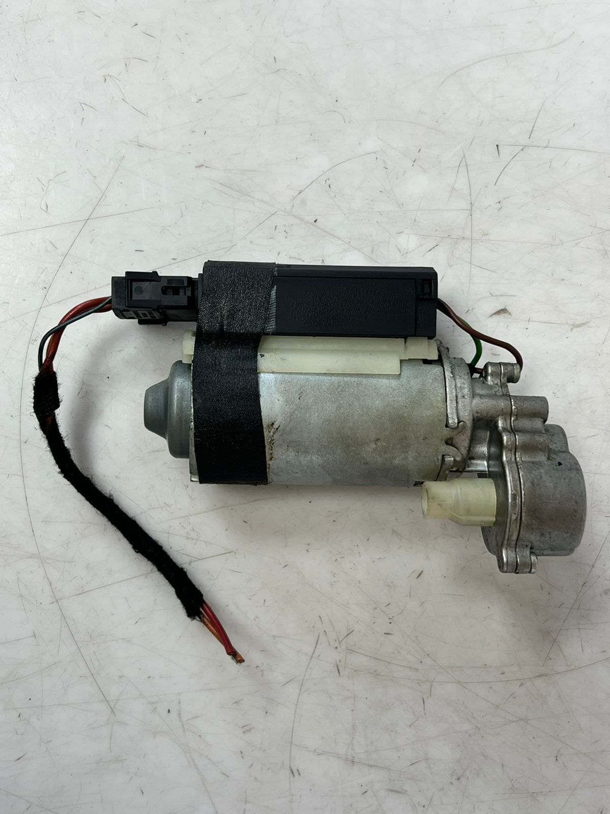 2000-2006 BMW X5 E53 Steering Column Adjustment Motor 6903945 OEM