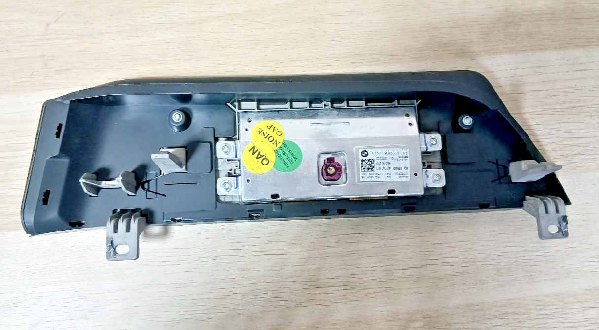 BMW G20 3 Series 330e OEM Navigation Multimedia Display Screen 9826556