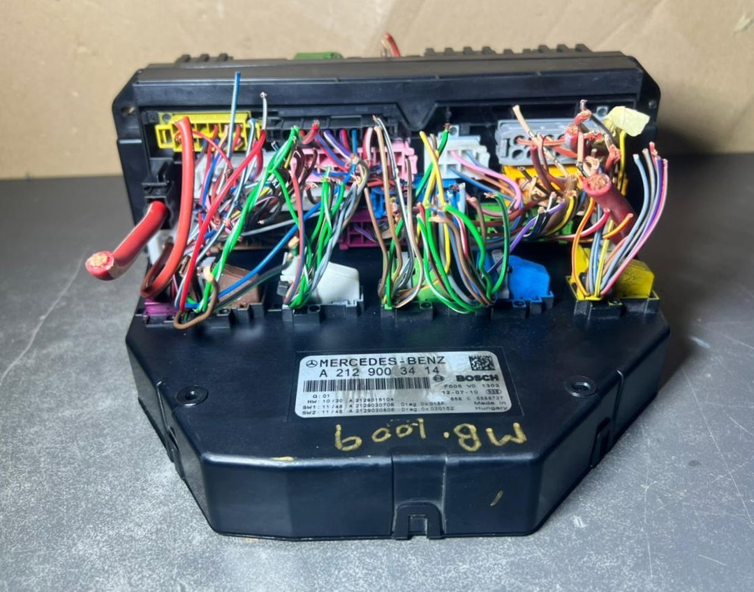 10-16 Mercedes-Benz W212 W204 Front SAM Module Relay Fuse Box A212 9003414 OEM