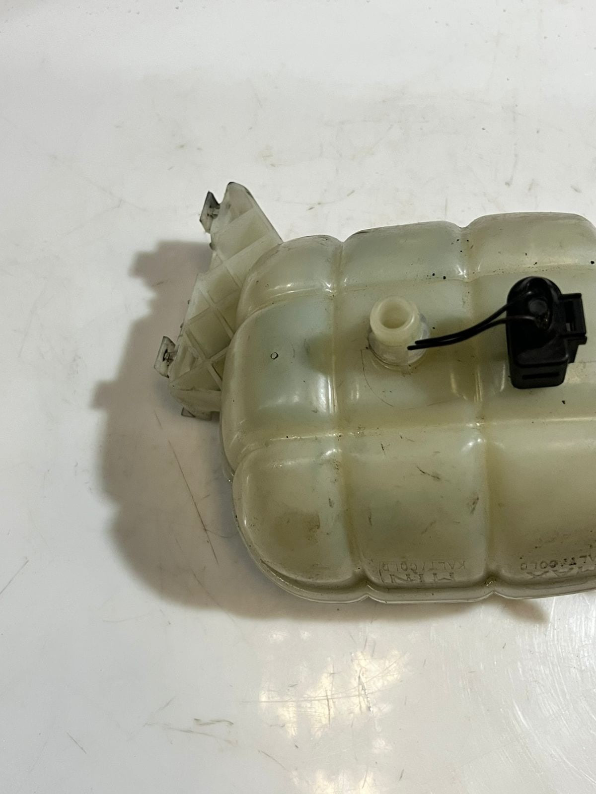 BMW 1 2 3 4 SERIES F20 F21 F30 F32 F36 RADIATOR Coolant Expansion Tank 7609468