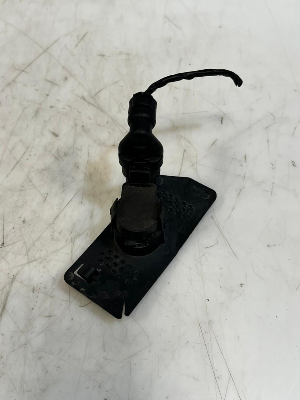 BMW E82 E81 E87 E88 E90 E91 E92 E93 PDC Parking Distance Sensor Front 9196705