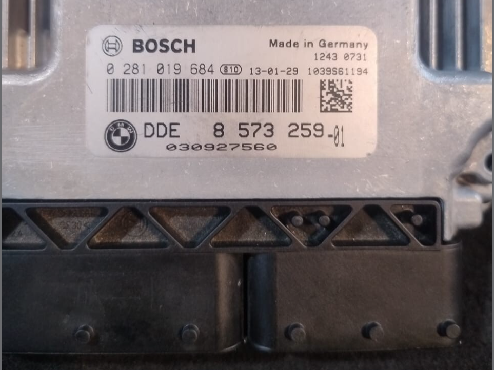 BMW 320d DIESEL N47N F30 F32 F34 F36 2013 ENGINE CONTROL ECU ONLY -  8573259