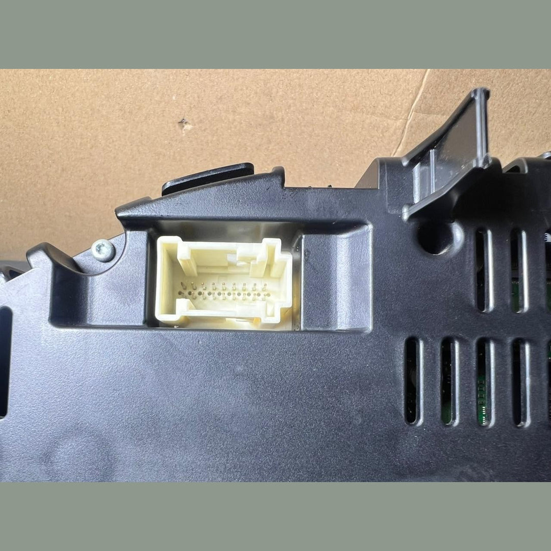 2012-2014 Mercedes-Benz W246 B-Class Instrument Cluster Speedometer A246 9006913