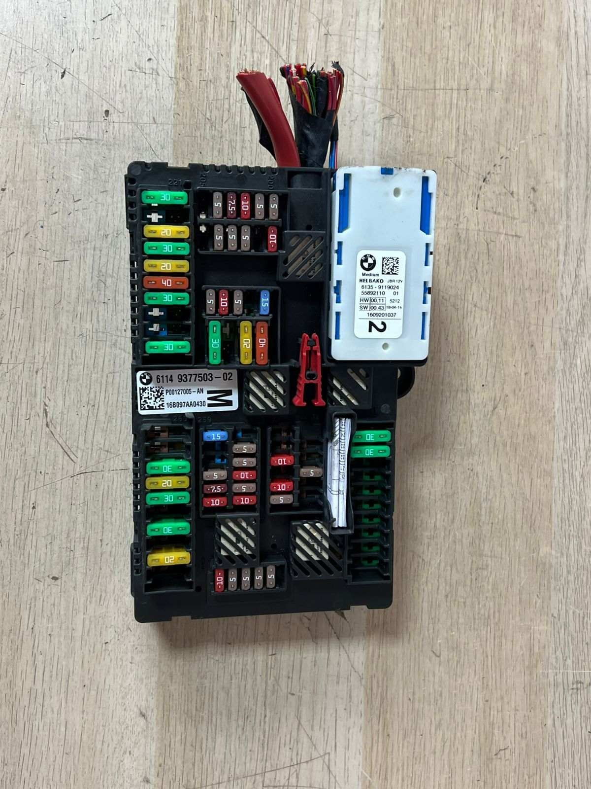 2015-2024 BMW 740i Power Distribution Box Rear 9377503 7 Series G11 G12 740i 750