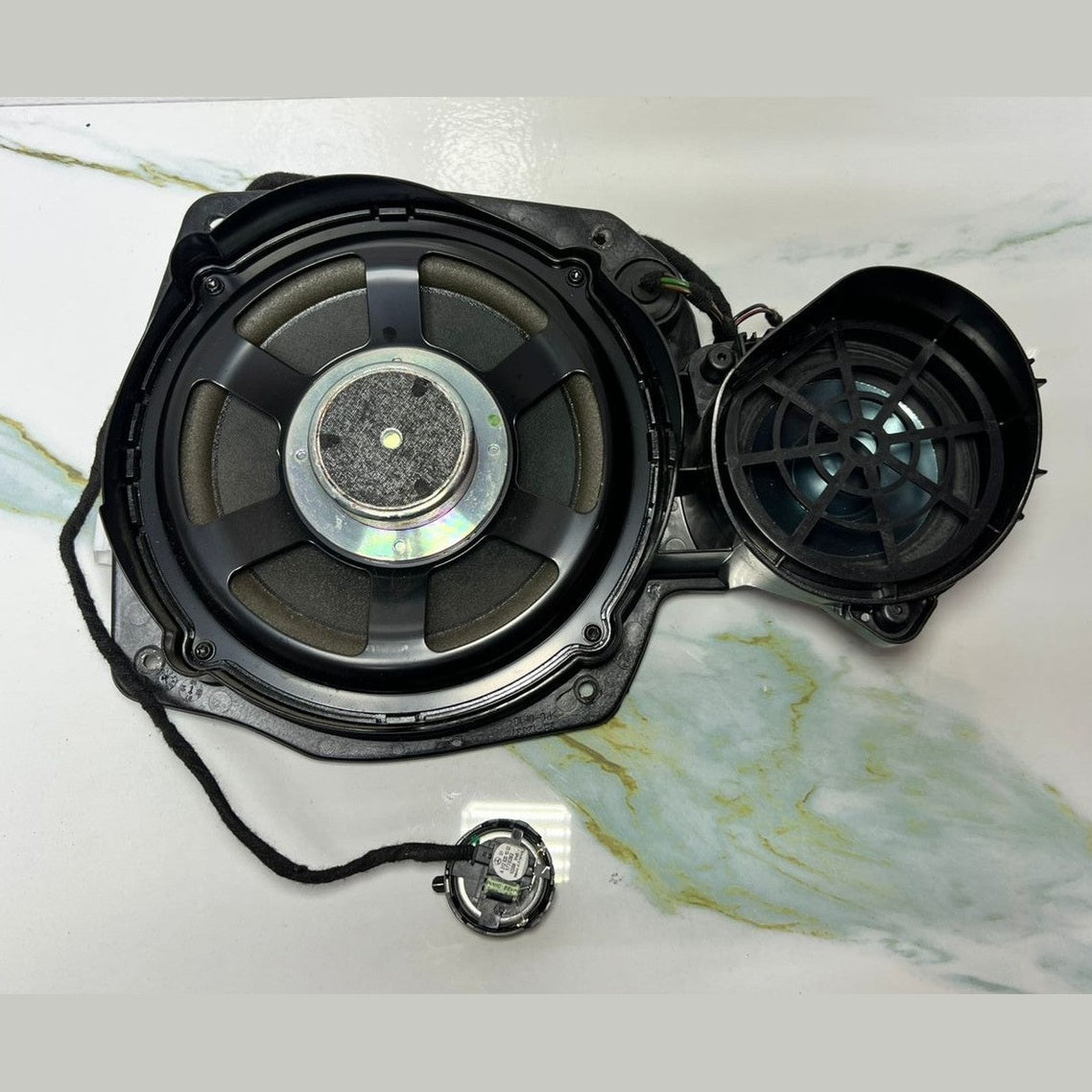 07-13 Mercedes-Benz W221 Front Door Right Bottom Speaker Logic7 A221 8205902 OEM
