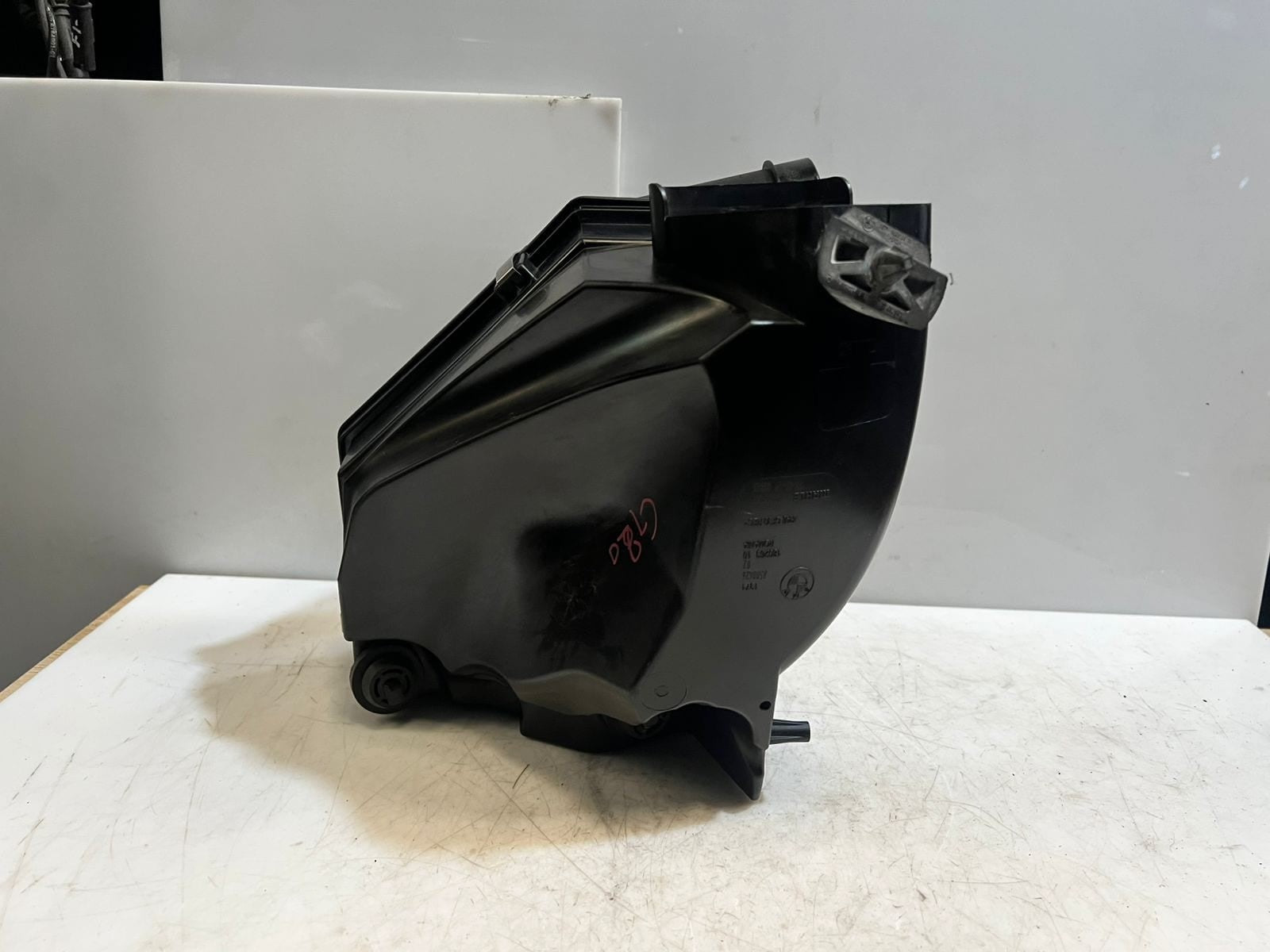 2019 BMW 330i 3 Series G20 G21 G22 G26 G42 Air Filter HOUSING INTAKE Box 8580426