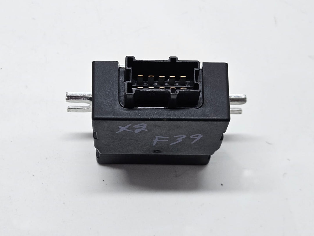 9494391-2018 BMW X2 F39 RHD Fuel Pump Control Module OEM