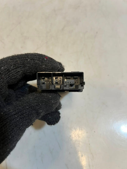 BMW F30 F31 F20 F21 F32 F07 F06 G05 Seat Control Module Rear Left Heated 7490465