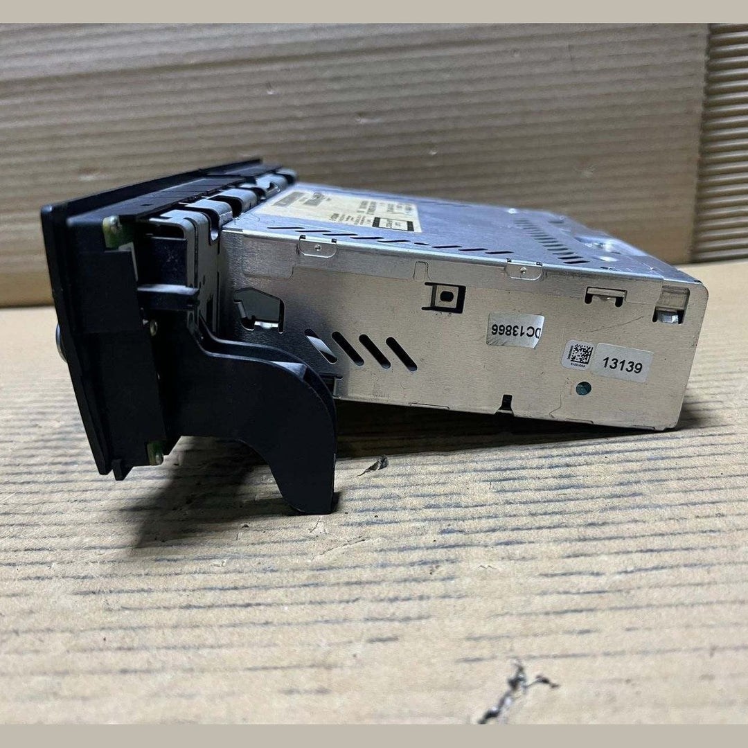 2010-2015 BMW X1 Radio Cd Player Head Unit 9258164 E90 E91 E92 E93, X1 E84