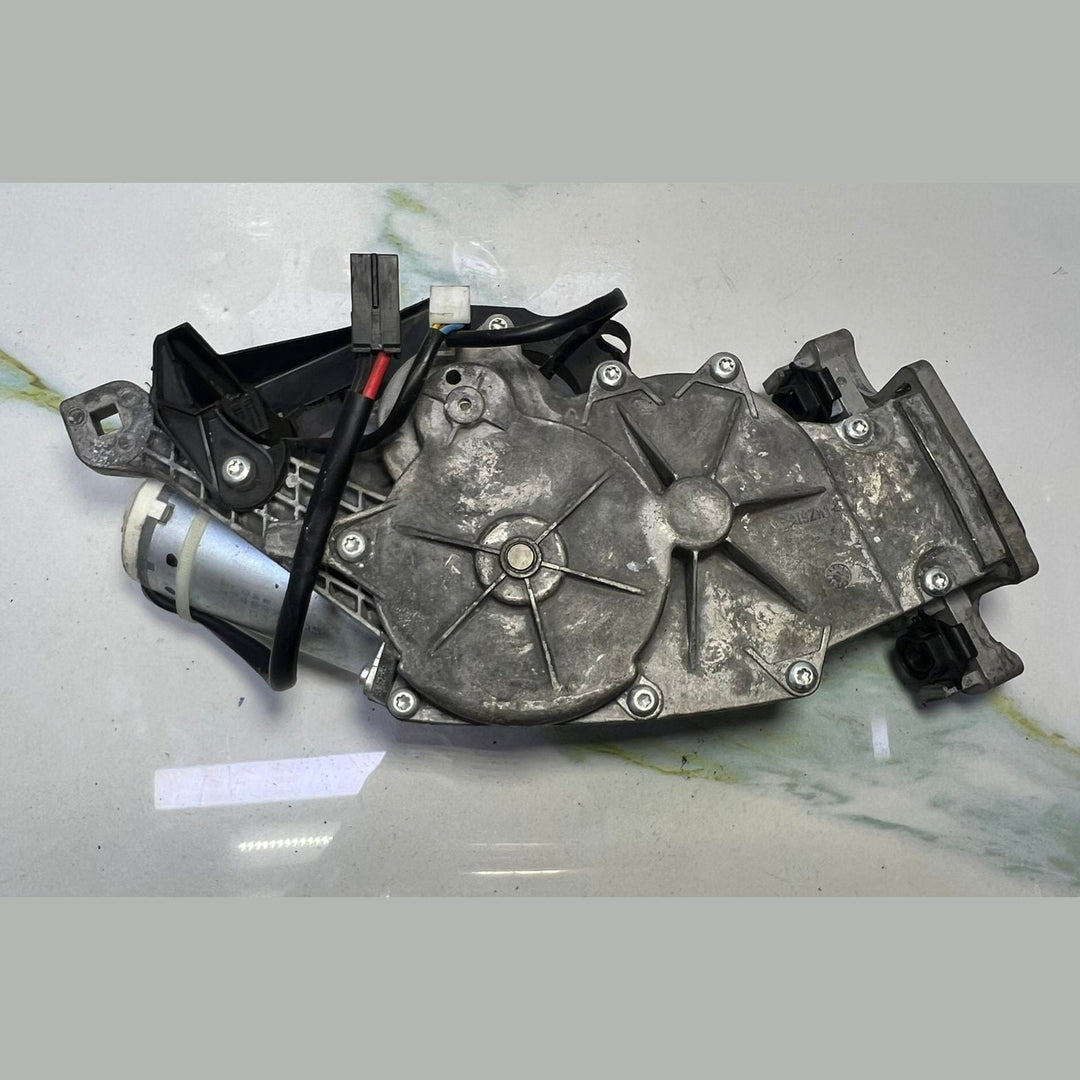Mercedes W204 GLK350 Power Tailgate Liftgate Motor Actuator A212 8203542 OEM
