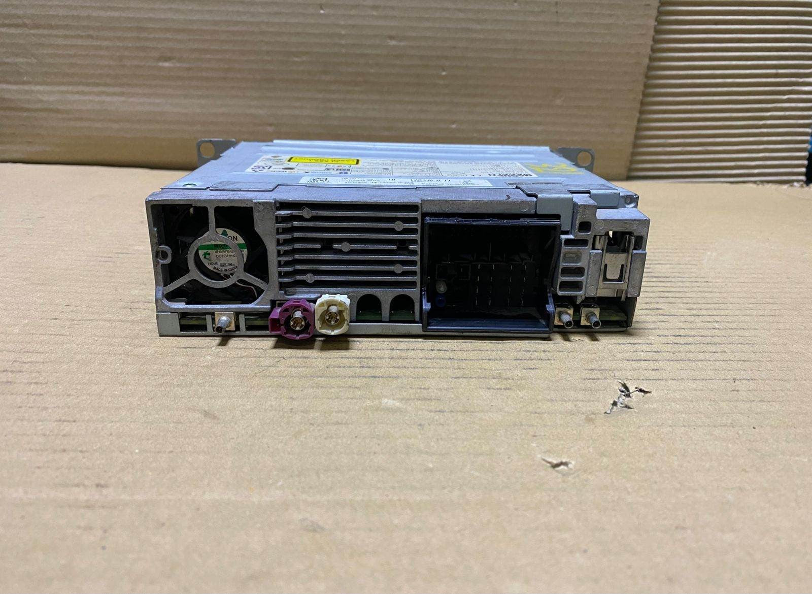 BMW Navigation System 9381321 F10, F11, F20, F21 HEAD UNIT CD NAVI