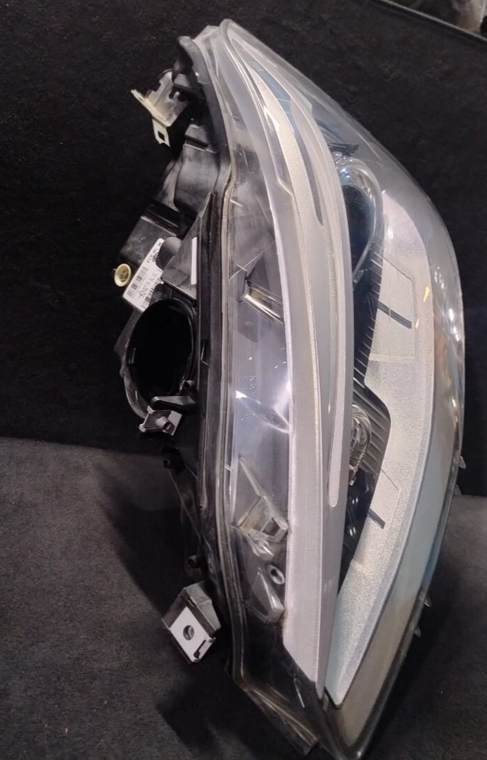BMW 1 SERIES 120i 2012 F20 LEFT SIDE HEADLIGHT 7229687-09 ECE - 7229687