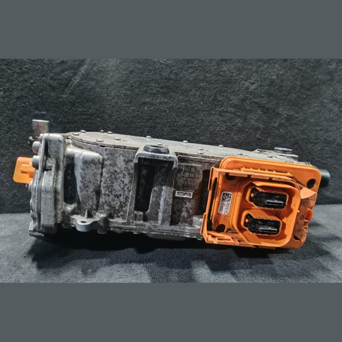 BMW i8 I12 I15  VOLTAGE CONVERTER INVERTER MOTOR CONTROL OEM  - 8646687