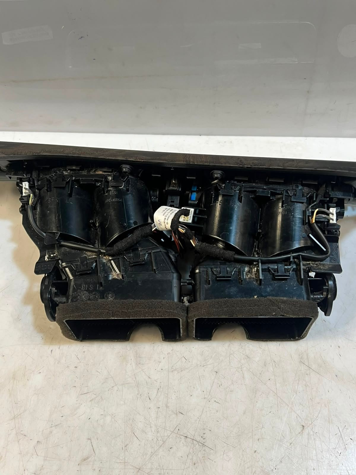 BMW 7 Series F01 F02 F03 F04 750i Center Dash Air Vent 9115859 OEM USA LHD