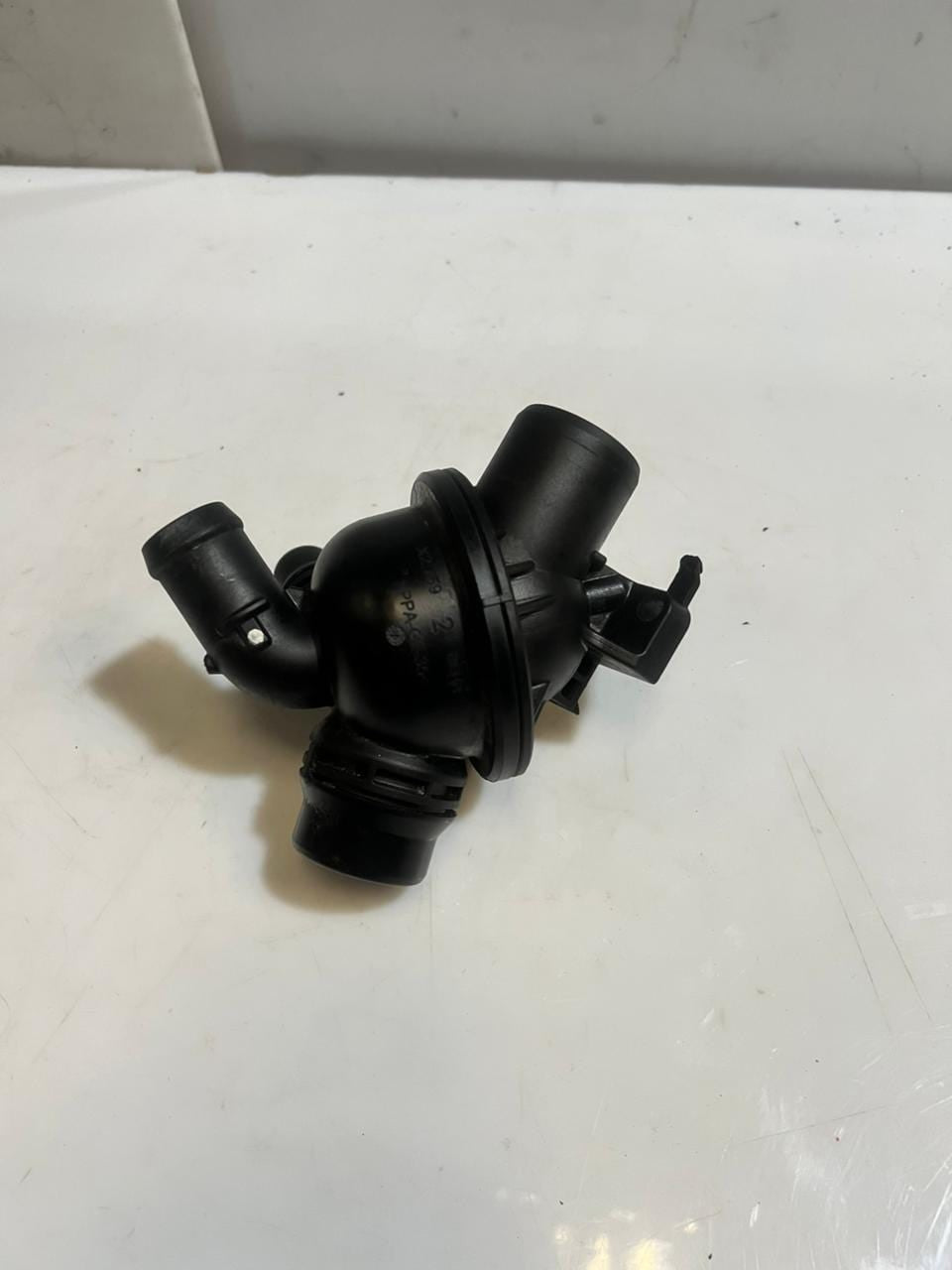 2011-2016 BMW X3 3 Series F30, 5 Series F10 Thermostat Housing 6601544 OEM