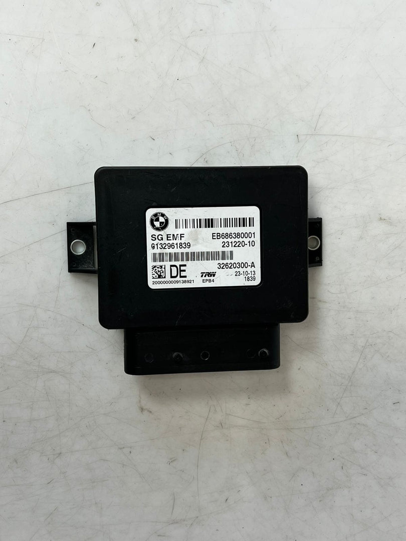 2010-2017 BMW X3 F10, F11 5 F25 Parking Brake Control Module 6863800 OEM