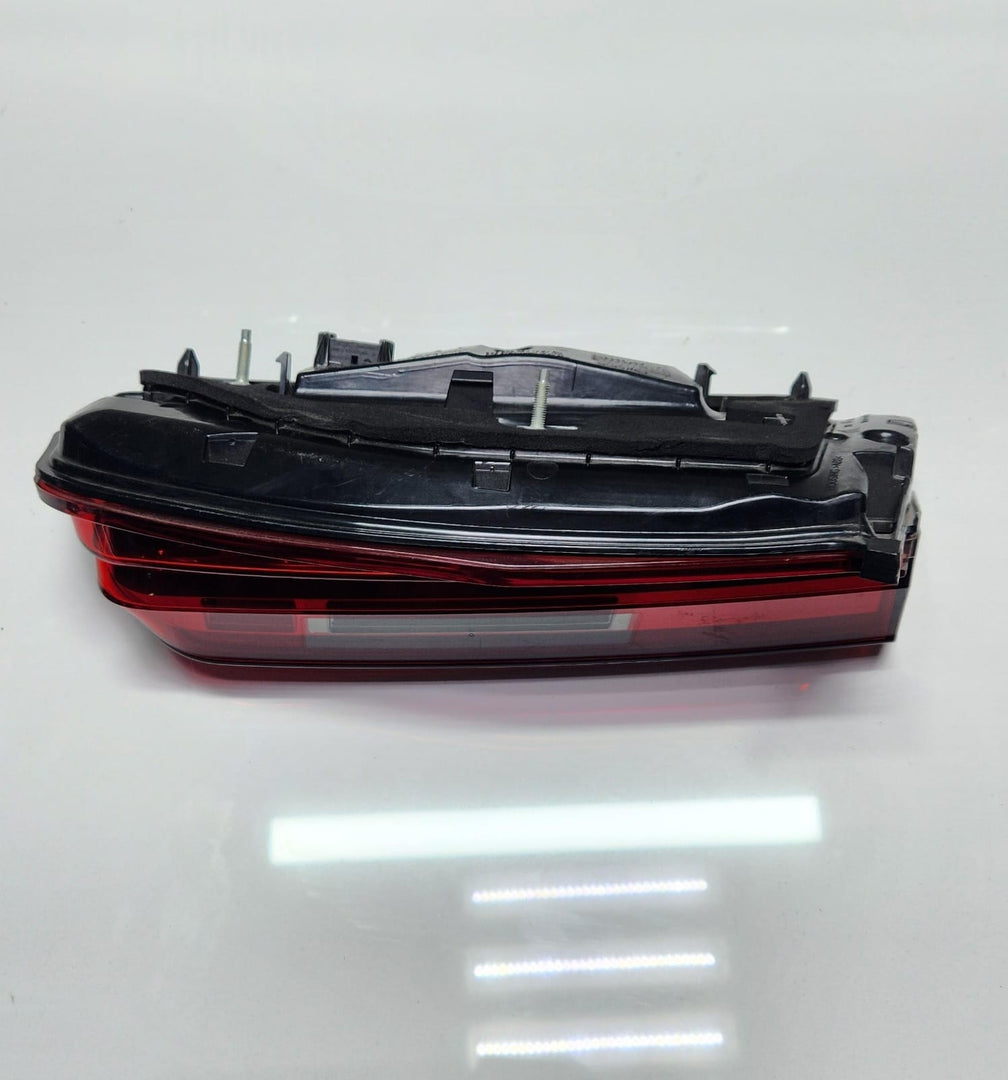 2017-2022 BMW 740i Tail Light Left H7985464302 7 Series G11 and G12 OEM 