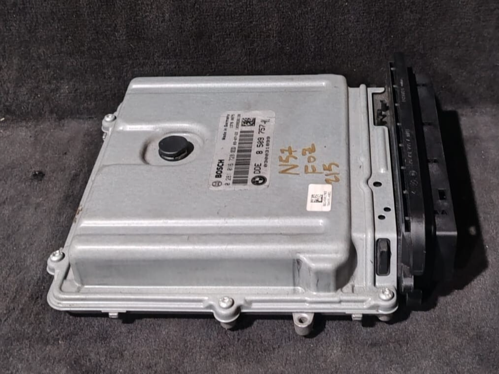 BMW 5 7 SERIES F01 F02 F10 F07 N57 D30A ENGINE CONTROL AUTOMATIC - DDE  8509757