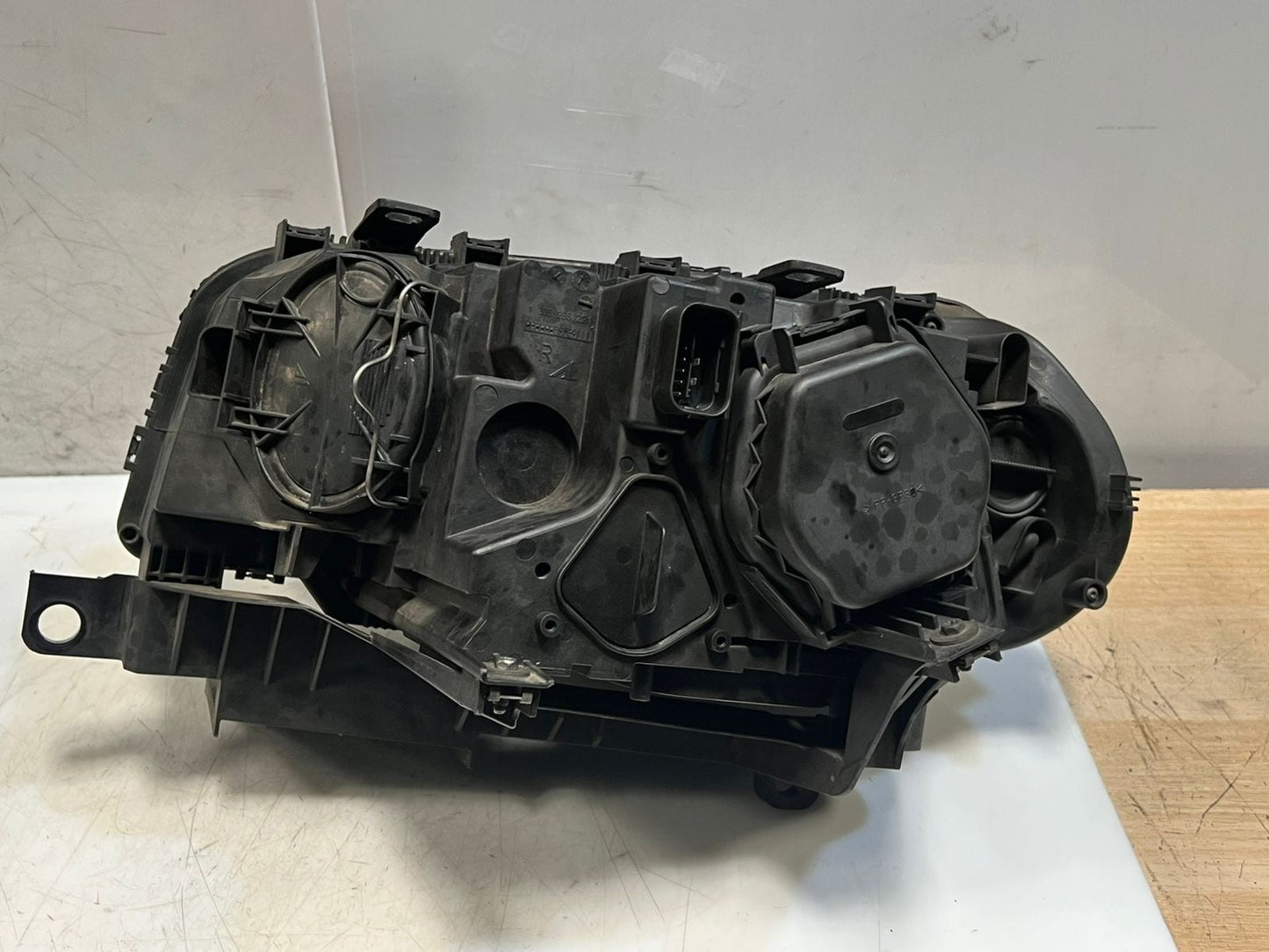 2008-2009 BMW X3 E83 Front Headlight Right & Left halogen 7162196