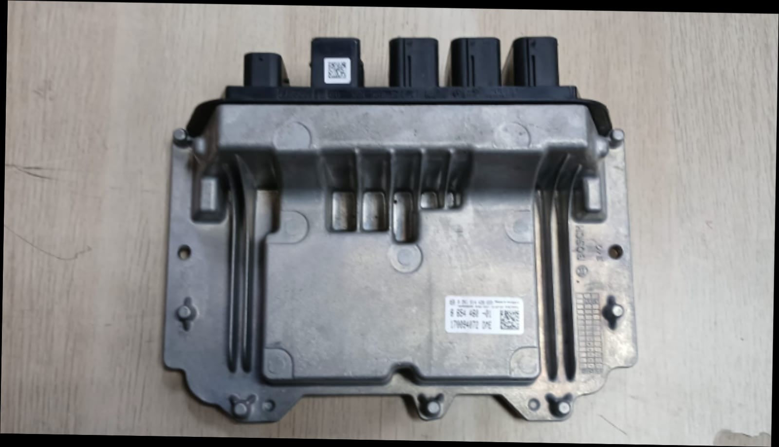 BMW Engine Control Unit 8654460 BOSCH 0261S14439 B38 F45 F46 F55