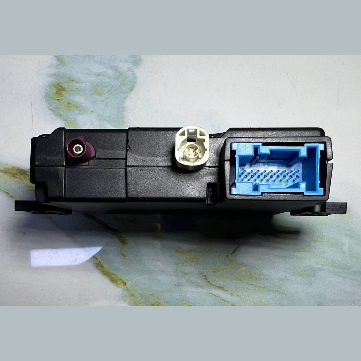Mercedes Telematics Control Module A2429004101 W204 W207 W156