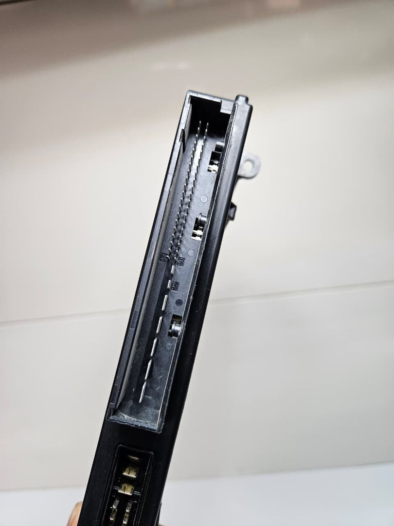 2011-2016 BMW 528i Body Control Module 9299946
