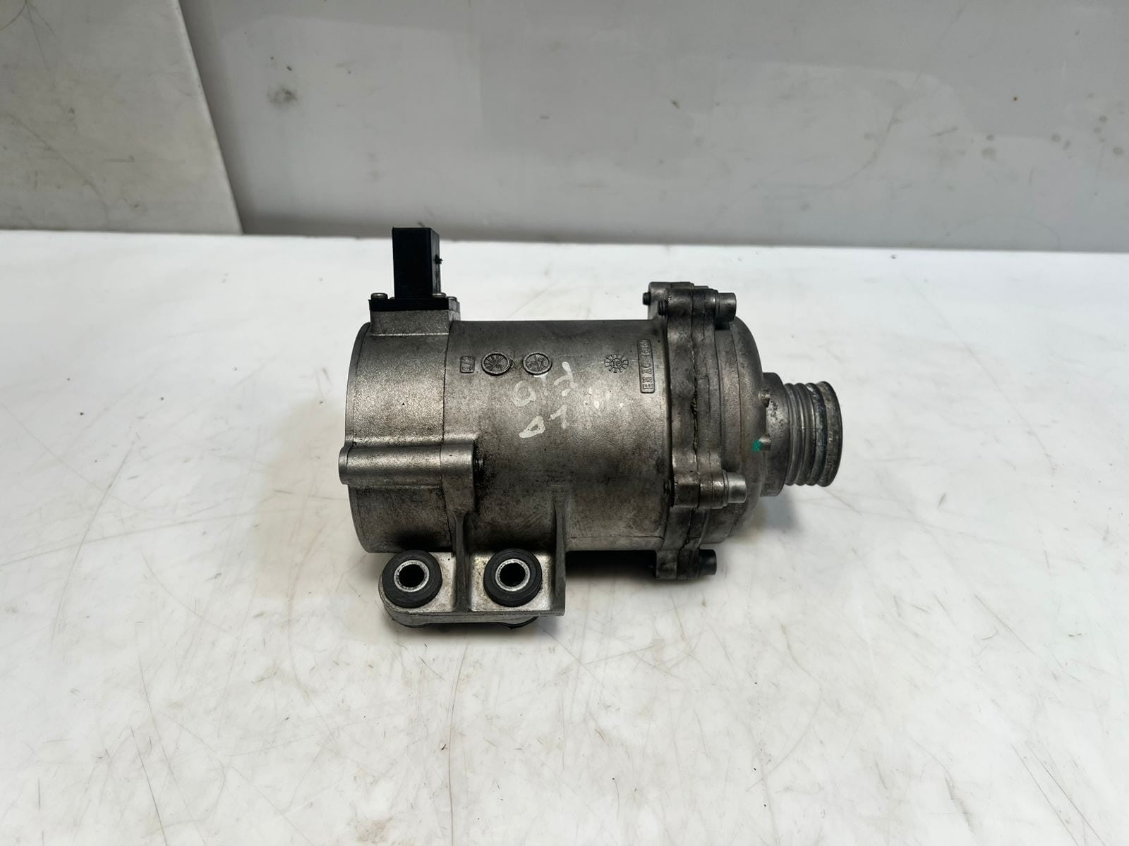 BMW F10 N20 F21 F22 F23 F30 F31 F34 F35 E84 Electric Water Pump 7597715 OEM