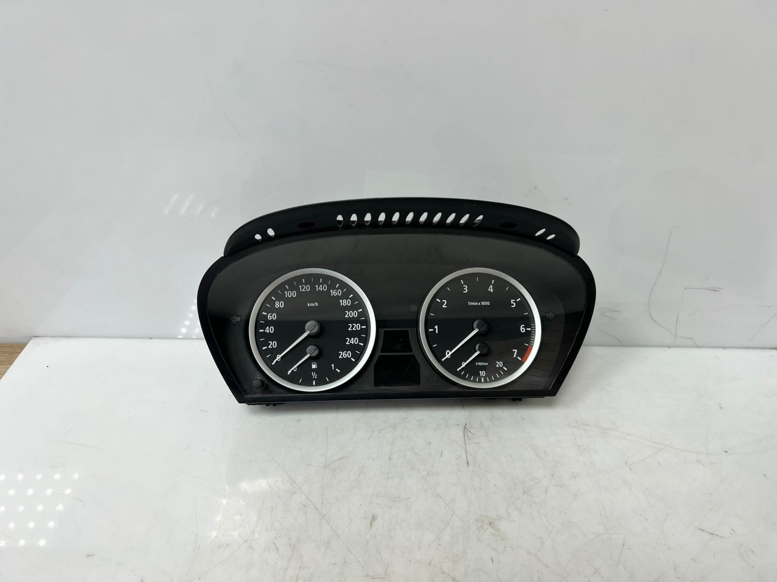 2005 BMW 525i 5 Series E60 E61 520I SPEEDOMETER Instrument Cluster 6958592 OEM