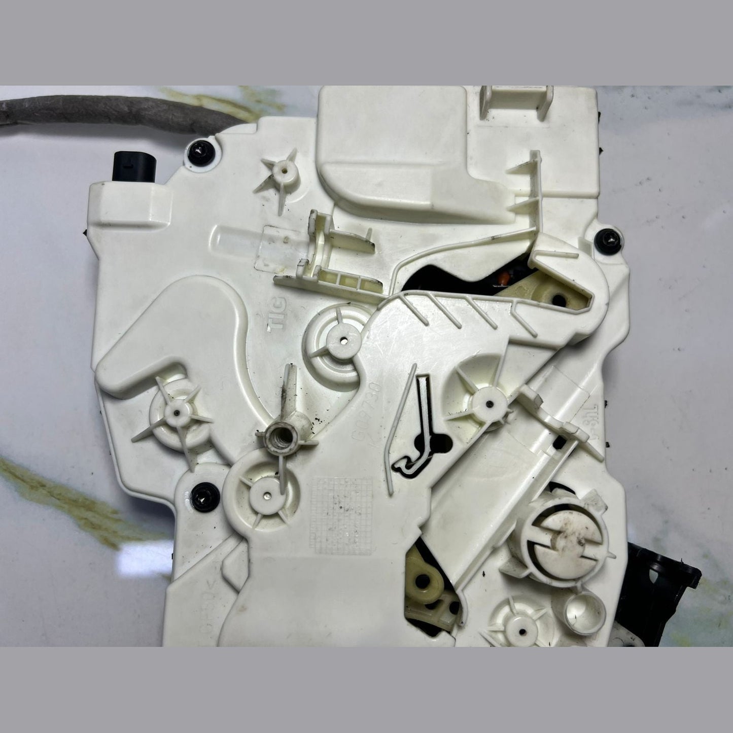 Genuine Mercedes-Benz Vito W447 Rear Sliding Actuator Door Lock A447 7302902 OEM