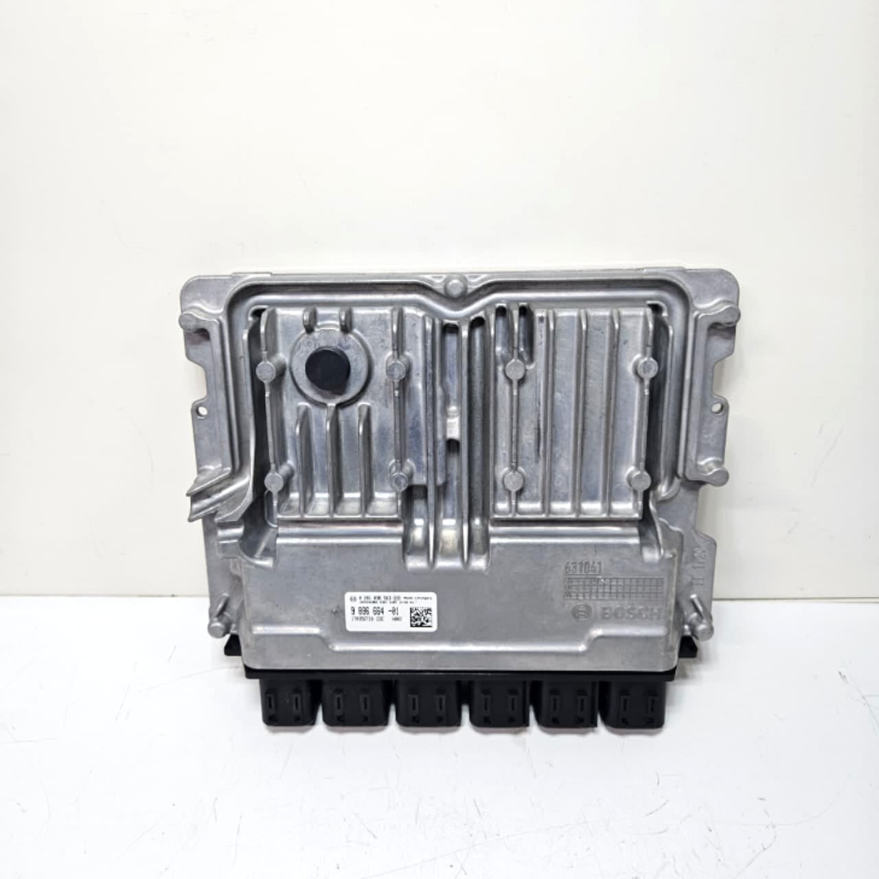9886664-2019 BMW 3 Series G20 G21 2.0d Engine Control Unit DDE Key Set OEM