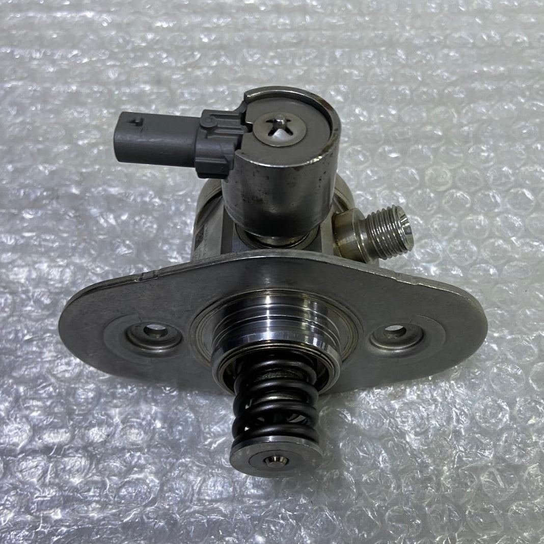 OEM BMW F45 225 xe F20 F21 F22 F23 high pressure pump high pressure pump 7636881
