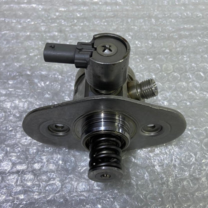 OEM BMW F45 225 xe F20 F21 F22 F23 high pressure pump high pressure pump 7636881