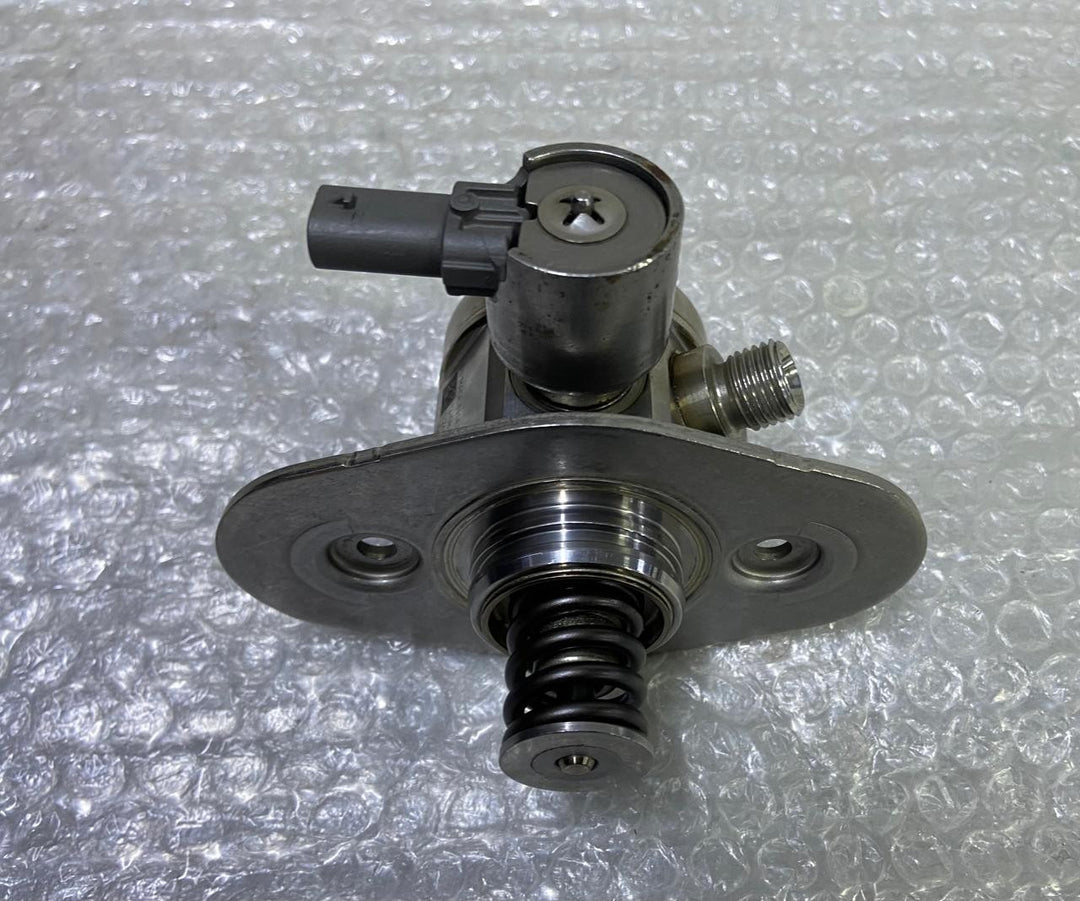 OEM BMW F45 225 xe F20 F21 F22 F23 high pressure pump high pressure pump 7636881