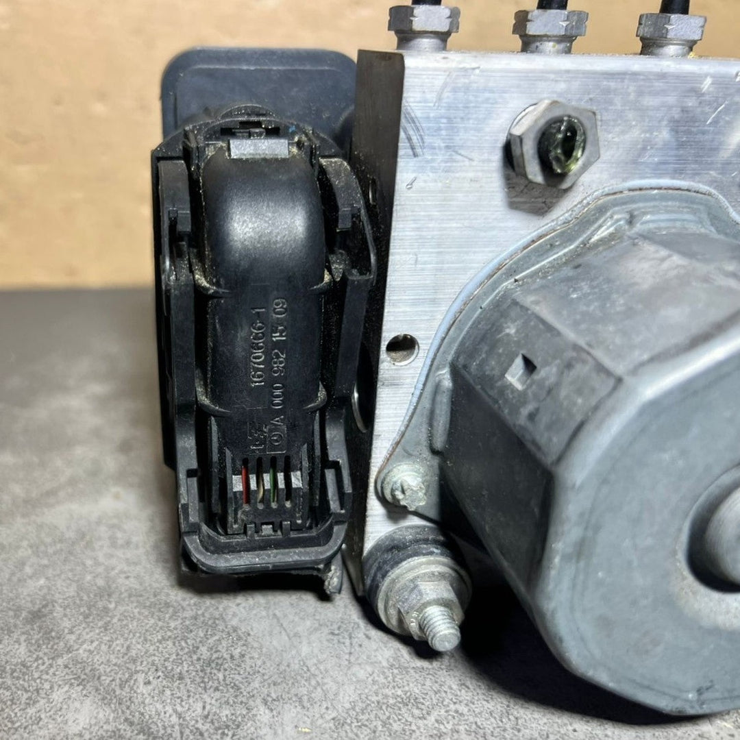 Mercedes W246 CLA B-Class ABS Anti Lock Brake Pump Module A000 4312000 OEM