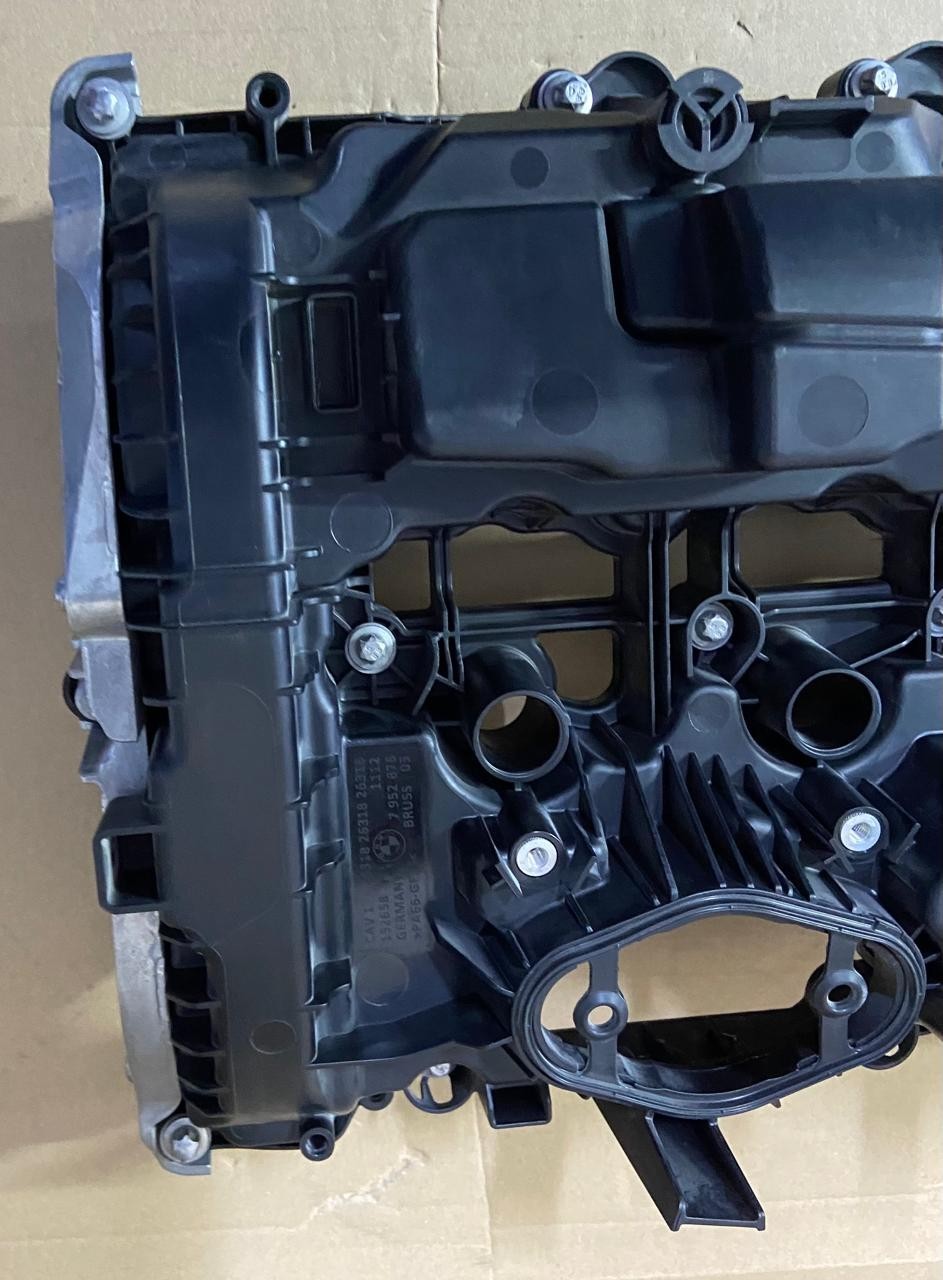 OEM BMW Cylinder Head Cover For B58B30P 2023 TO 2025 7952876 Geniune