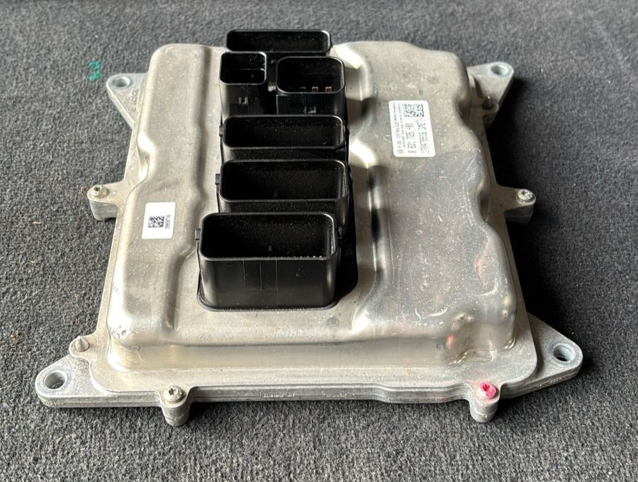 BMW F01 F02 F06 F07 F12 550i 650i 8 614 MOTORSTEUERGERÄT MODUL - 8614915